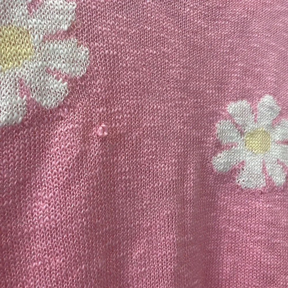 Pink and white daisy spring summer sweater. - Picture 4 of 4